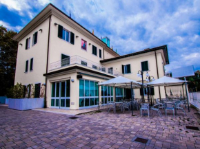 Hotel Butterfly - We Suite Torre Del Lago Puccini